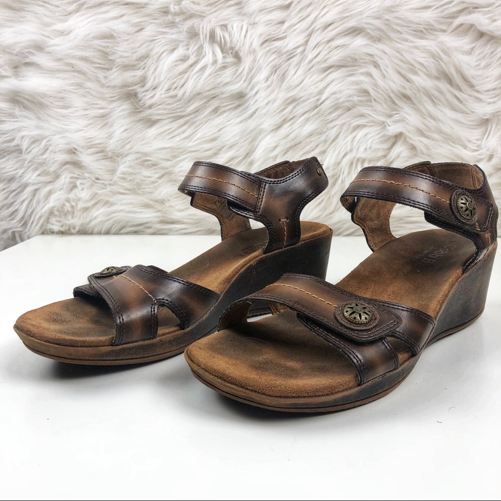 Cobb Hill Lindsay Two Piece Velcro Sandal